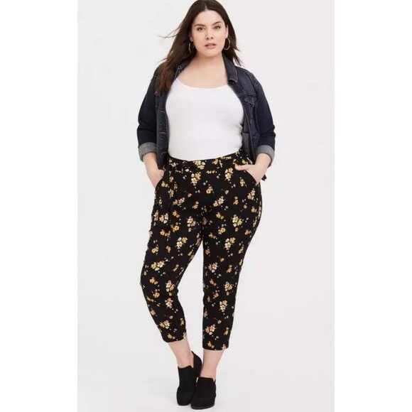 Torrid Black Floral Challis Tie Front Tapered Pant Women Plus Size 1X Cropped - Picture 1 of 11